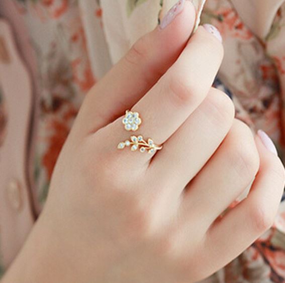 AR02 Gold Rhinestone Flower & Leaves Adjustable Ring - Iris Fashion Jewelry