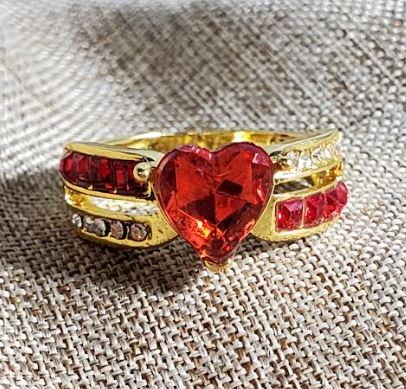 R151 Gold Red Gemstone Heart with Rhinestones Ring
