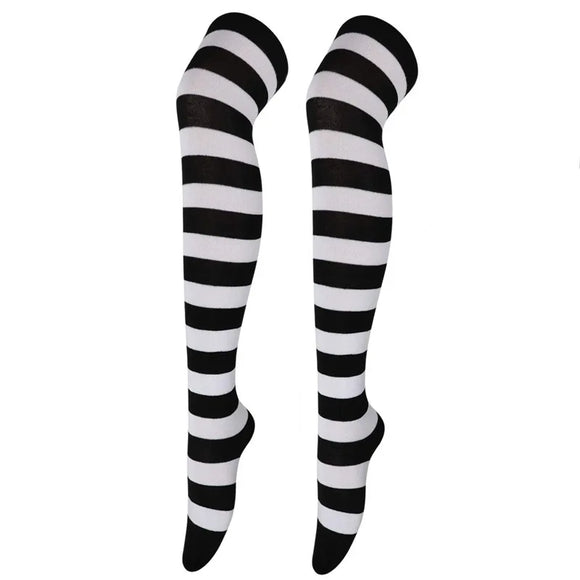 AZ314B Black & White Stripe Socks