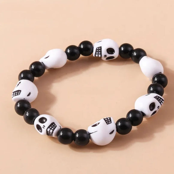 AZ1118 Black & White Skull Bead Bracelet