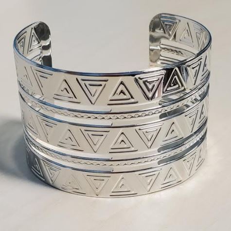 B650 Silver Triangle Embossed Cuff Bracelet - Iris Fashion Jewelry