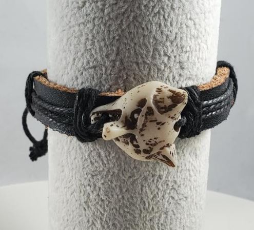 B202 Wolf Faux Bone Leather Bracelet - Iris Fashion Jewelry