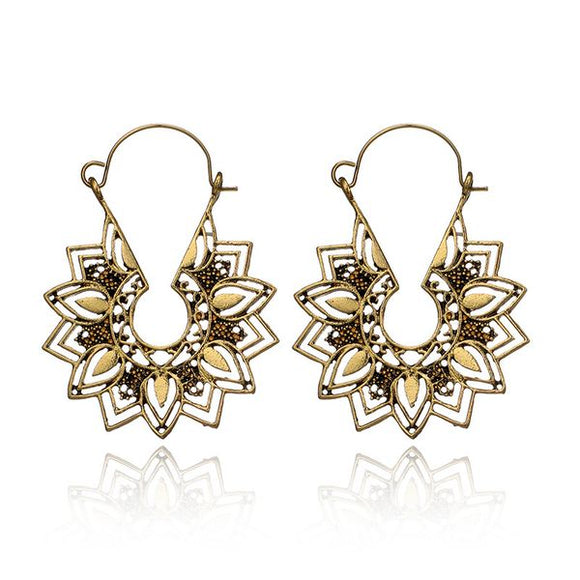 E1408 Gold Openwork Flower Shape Earrings - Iris Fashion Jewelry