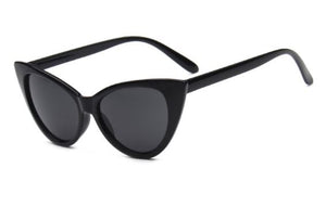 S126 Black Frame Fashion Sunglasses - Iris Fashion Jewelry