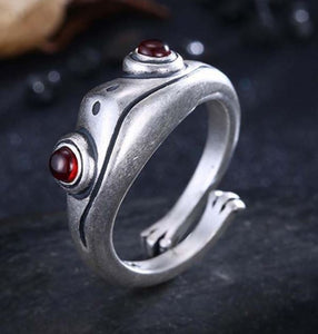 AR10 Silver Red Eye Frog Adjustable Ring - Iris Fashion Jewelry