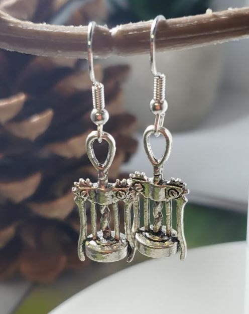 E1682 Silver Corkscrew Earrings - Iris Fashion Jewelry