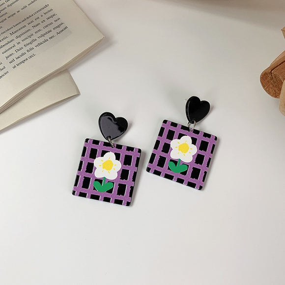 E1696 Black Acrylic Heart White Flower Earrings - Iris Fashion Jewelry