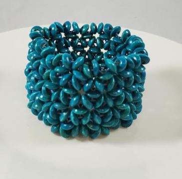 B943 Turquoise Flower Design Bead Bracelet - Iris Fashion Jewelry