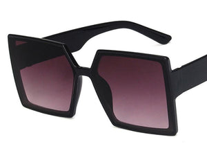 S149 Black Frame Fashion Sunglasses - Iris Fashion Jewelry