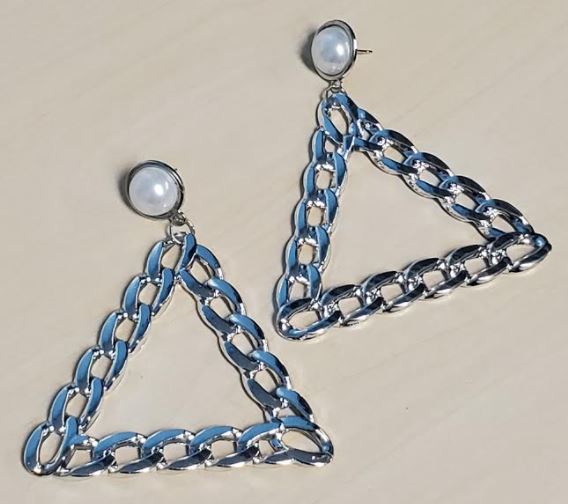 E929 Large Silver Acrylic Chain Link Triangle Earrings - Iris Fashion Jewelry