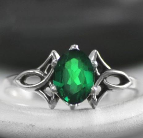 R11 Silver Green Gemstone Ring - Iris Fashion Jewelry