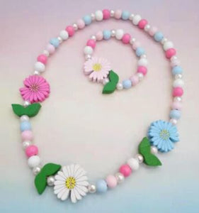 L340 Pretty Flowers Wooden Necklace & Bracelet Set - Iris Fashion Jewelry