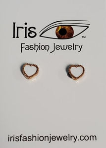 *E1100 Gold White Heart Magnetic Earrings - Iris Fashion Jewelry