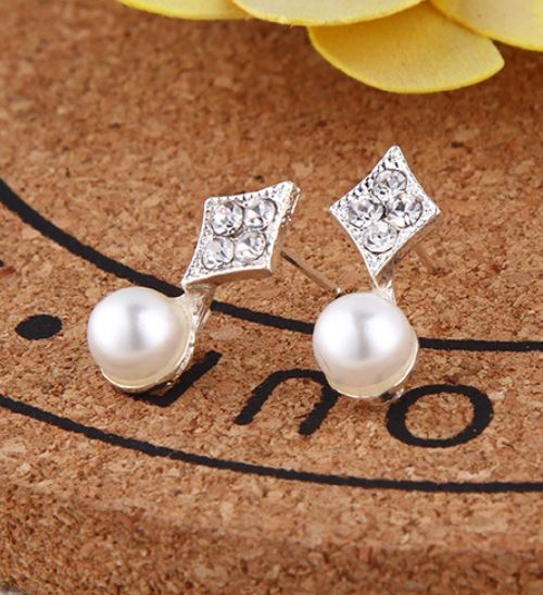 E885 Silver Rhinestone Diamond with Pearl Earrings - Iris Fashion Jewelry