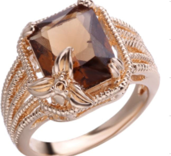 R438 Gold Champagne Gemstone Flower Accent Ring - Iris Fashion Jewelry