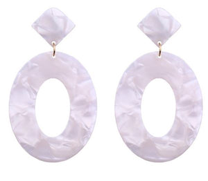 E1780 White Oval Acrylic Earrings - Iris Fashion Jewelry