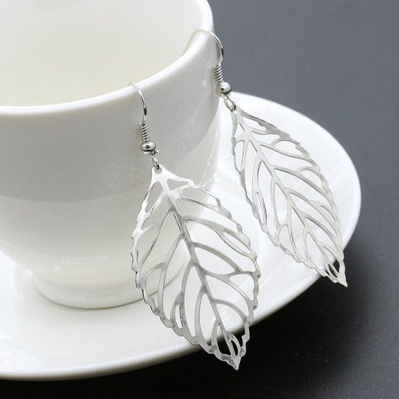 E182 Silver Leaf Earrings - Iris Fashion Jewelry