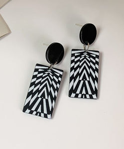 E1711 Black Acrylic Abstract Rectangle Earrings - Iris Fashion Jewelry