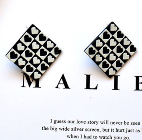 E1808 Black & White Heart Square Acrylic Earrings - Iris Fashion Jewelry
