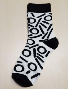 SF1218 Black & White Festive Pattern Socks - Iris Fashion Jewelry