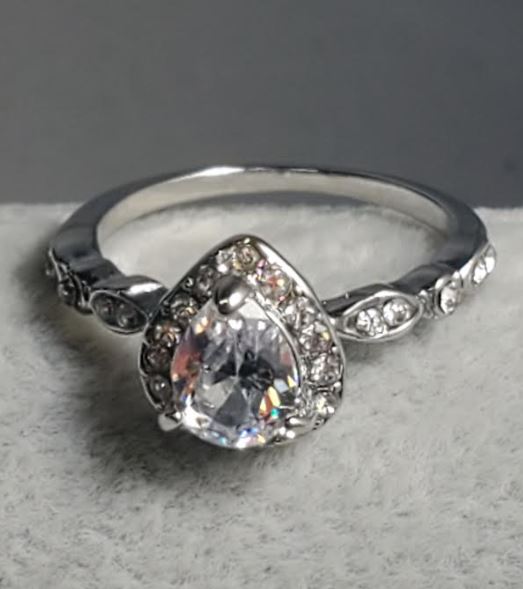 R348 Silver Teardrop Rhinestone Ring - Iris Fashion Jewelry