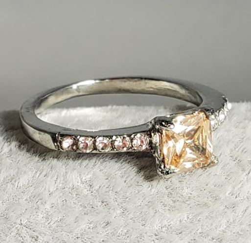 R703 Silver Champagne Gem Rhinestone Ring - Iris Fashion Jewelry