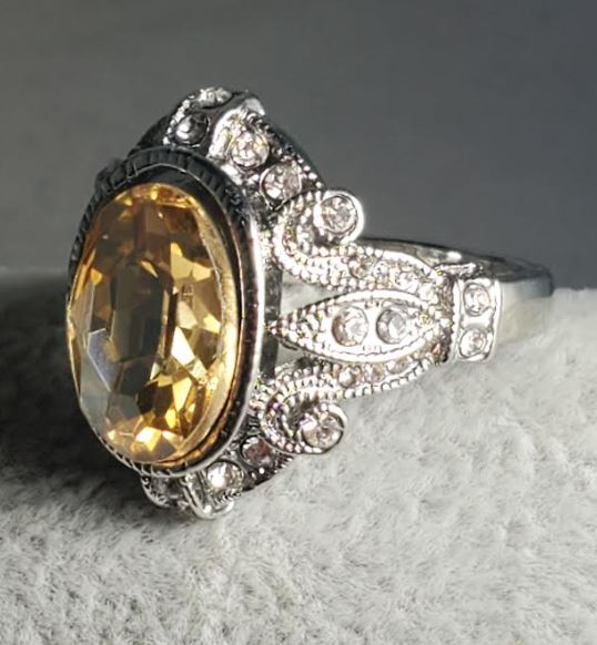 R301 Silver Champagne Gemstone Ornate Rhinestone Ring - Iris Fashion Jewelry