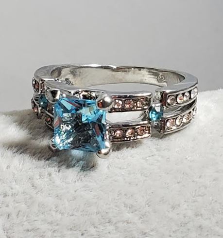 R739 Silver Light Blue Square Gem Rhinestone Ring - Iris Fashion Jewelry