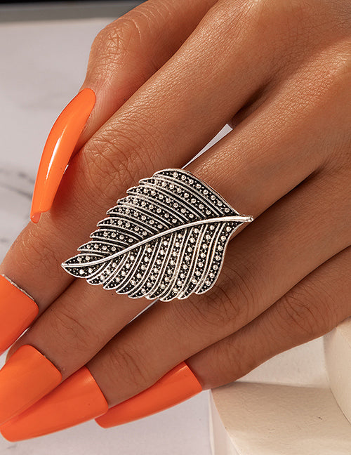 R464 Silver Decorated Leaf Ring - Iris Fashion Jewelry