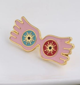 AZ701 Luna Glasses Fashion Pin