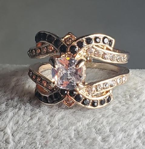 R170 Rose Gold Black & Crystal Rhinestones Ring - Iris Fashion Jewelry