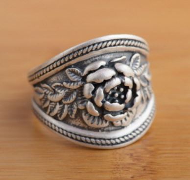 R123 Silver Rose Decorated Ring - Iris Fashion Jewelry