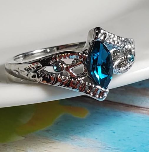 R299 Silver Turquoise Blue Gemstone Ring - Iris Fashion Jewelry