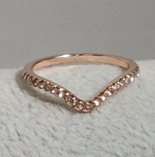 R662 Rose Gold V Rhinestone Ring - Iris Fashion Jewelry