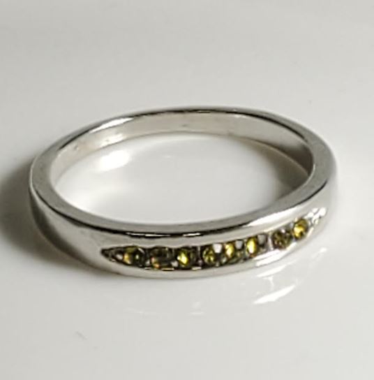R508 Silver Lime Green Rhinestone Band Ring - Iris Fashion Jewelry