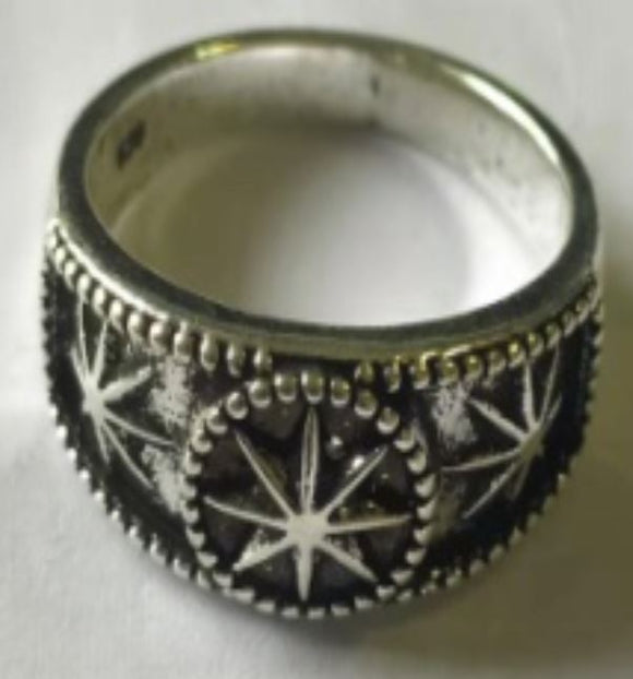 R362 Silver Star Design Ring - Iris Fashion Jewelry