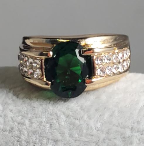 R338 Gold Green Gemstone Ring - Iris Fashion Jewelry