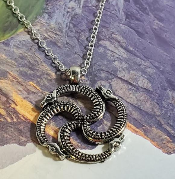 AZ117 Silver Four Headed Snake Necklace with FREE EARRINGS - Iris Fashion Jewelry
