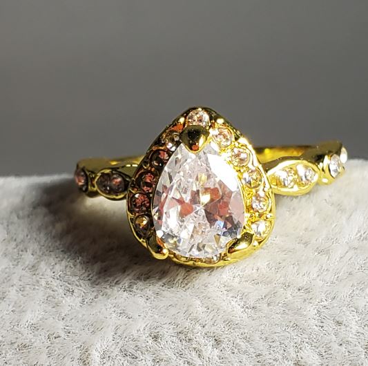 R162 Gold Teardrop Gem Rhinestone Ring - Iris Fashion Jewelry