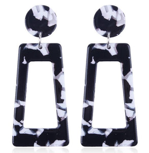 E1426 Black & White Rectangle Acrylic Earrings - Iris Fashion Jewelry