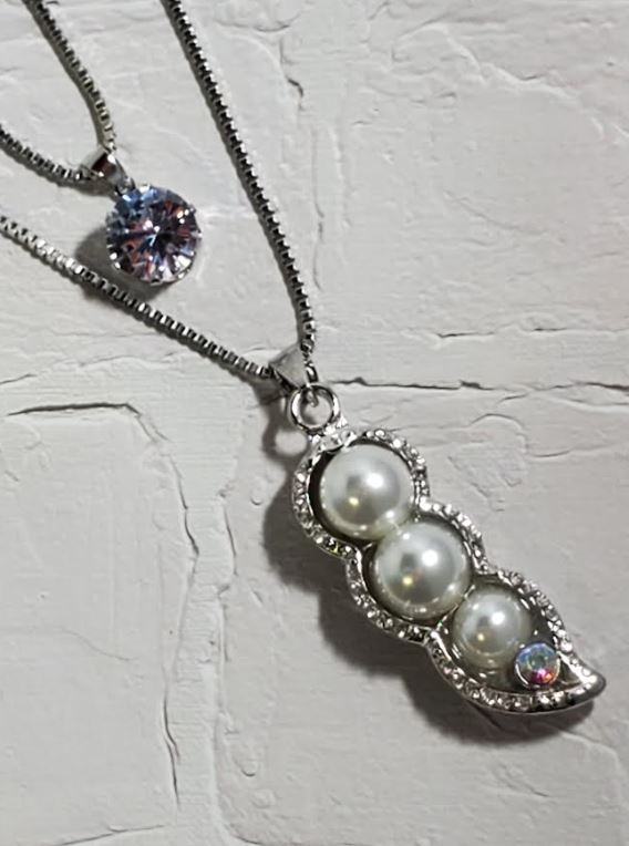 AZ810 Silver Pearl Pea in a Pod Necklace with FREE EARRINGS