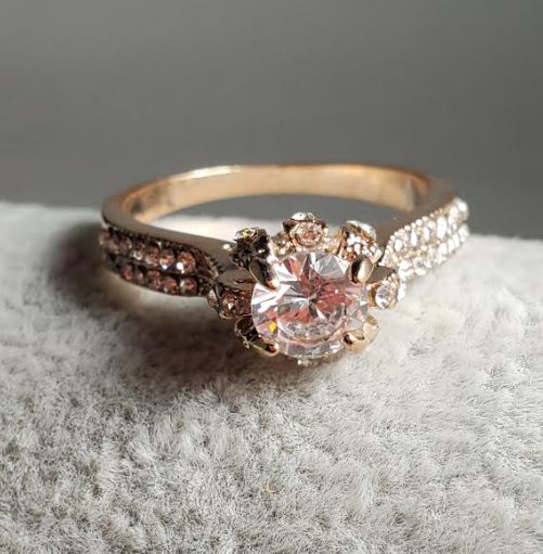 R226 Rose Gold Rhinestone Ring - Iris Fashion Jewelry