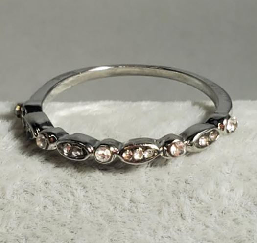 R678 Silver Rhinestone Band Ring - Iris Fashion Jewelry