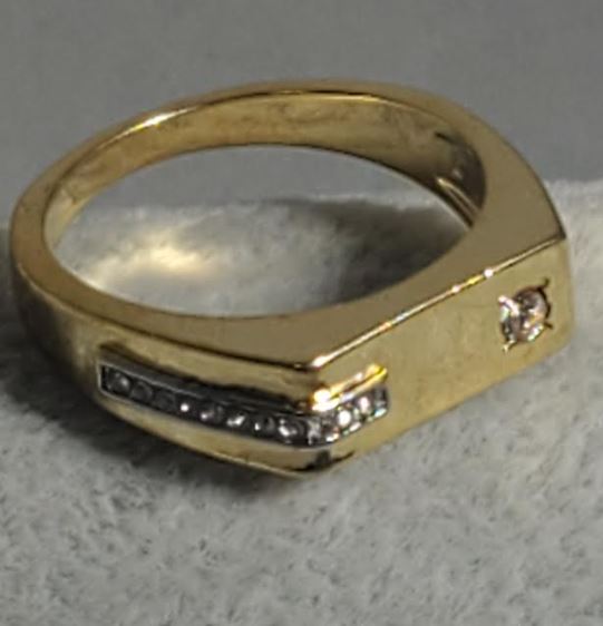 R667 Gold Rhinestone Ring - Iris Fashion Jewelry
