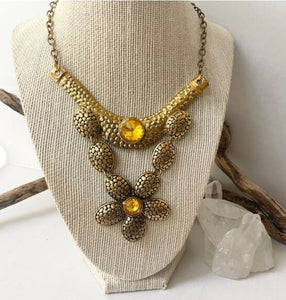 N319 Gold Daisy with Orange Gemstone Statement Necklace with FREE Earrings