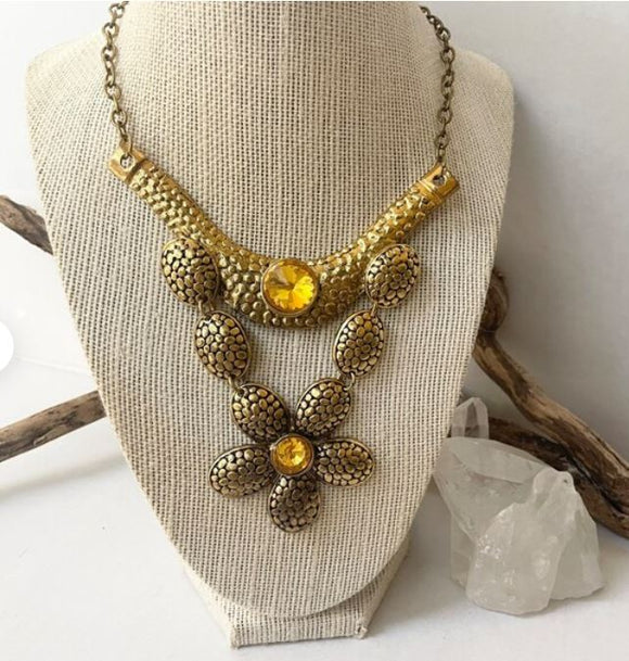 N319 Gold Daisy with Orange Gemstone Statement Necklace with FREE Earrings