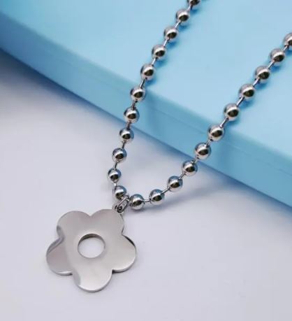 AZ976 Silver Daisy Flower on Beaded Chain Necklace with FREE EARRINGS