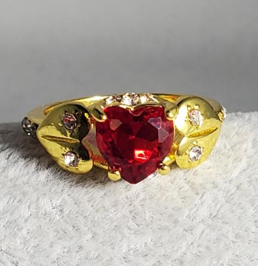 R702 Gold Red Heart Gemstone Ring - Iris Fashion Jewelry