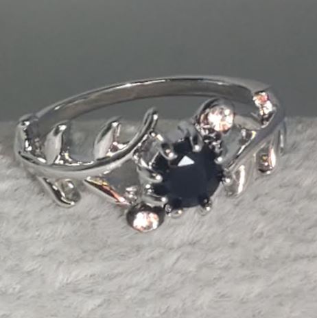 R51 Silver Black Gemstone Ring - Iris Fashion Jewelry