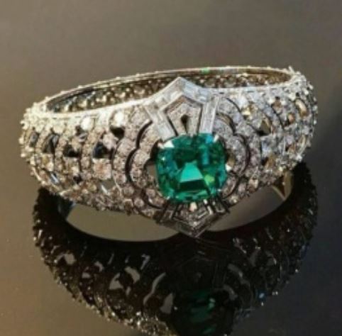 R265 Silver Green Gem Rhinestone Ring - Iris Fashion Jewelry